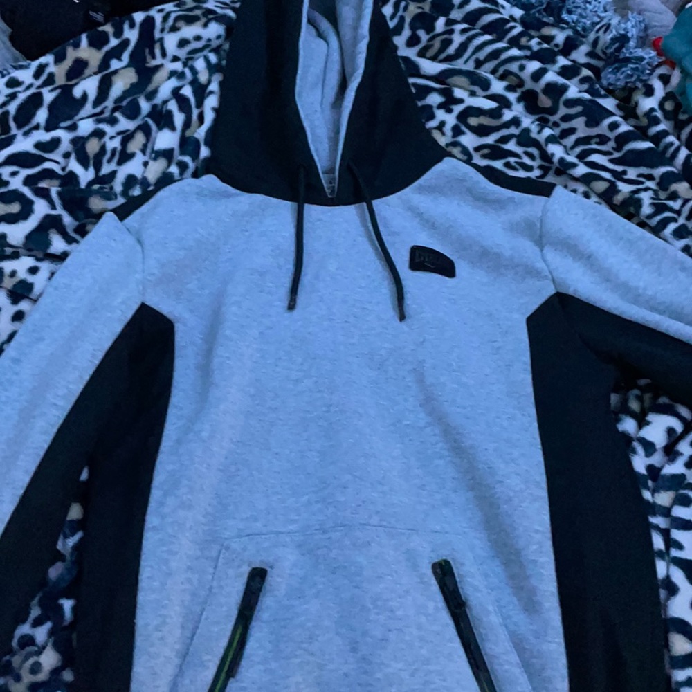 Gray and black Everlast hoodie
